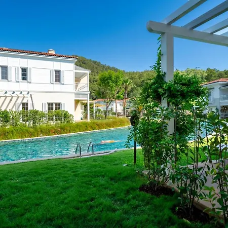 Number 27, Outstanding Corner W/pool In Portville Gocek * פאטהיה